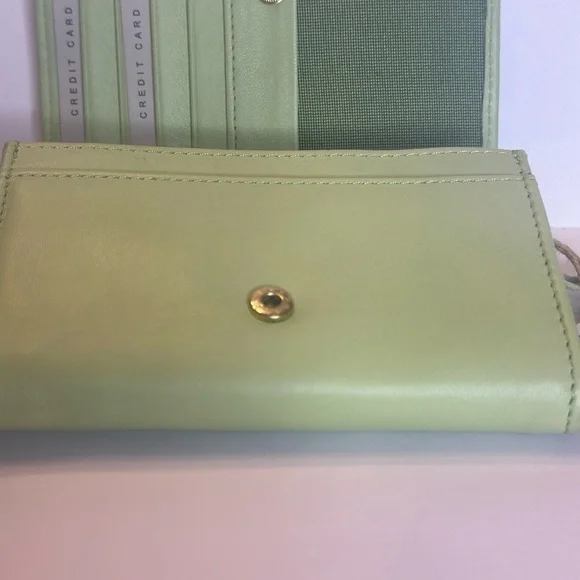 Handcrafted by Artisans Medium Woven Genuine Leather Bi-Fold Wallet. (D237) - Picture 5 of 7